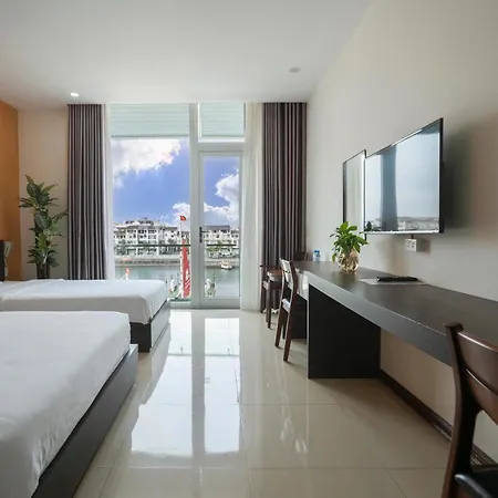Coco Tuan Chau Hotel