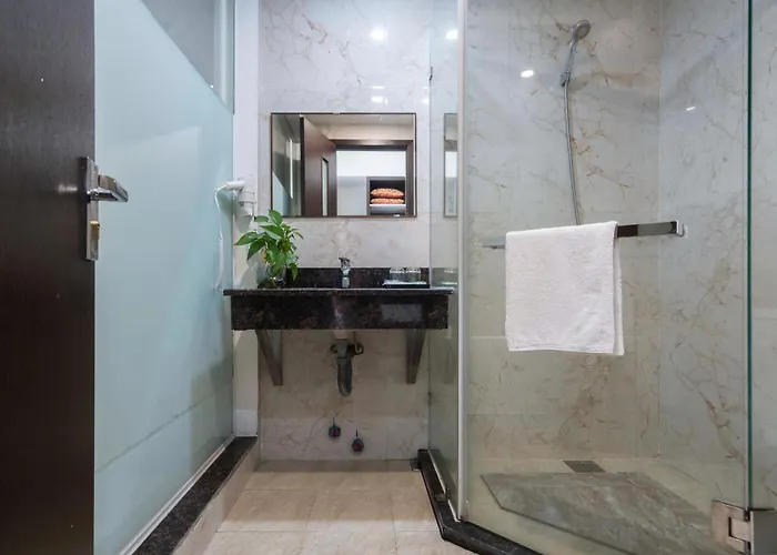 Coco Tuan Chau Hotel 2*