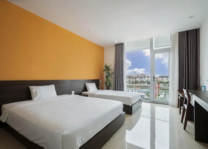 Coco Tuan Chau Hotel 2*